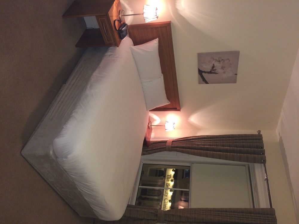 Brogans Bar & Hotel 特里姆 外观 照片